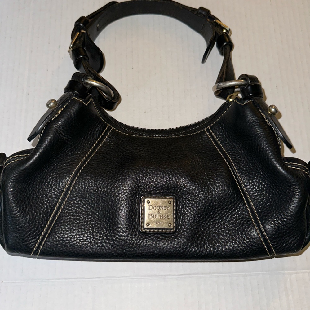 Dooney and bourke black leather purse